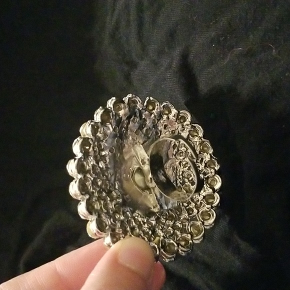 Beautiful big ring - Picture 3 of 4